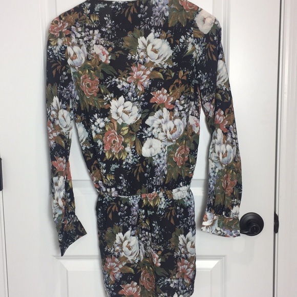 🍍Blue Life Floral Romper - Picture 6 of 7